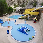 Курортный комплекс Alkoclar Adakule