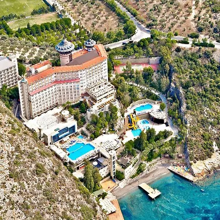 Resort Alkoçlar Adakule 5*